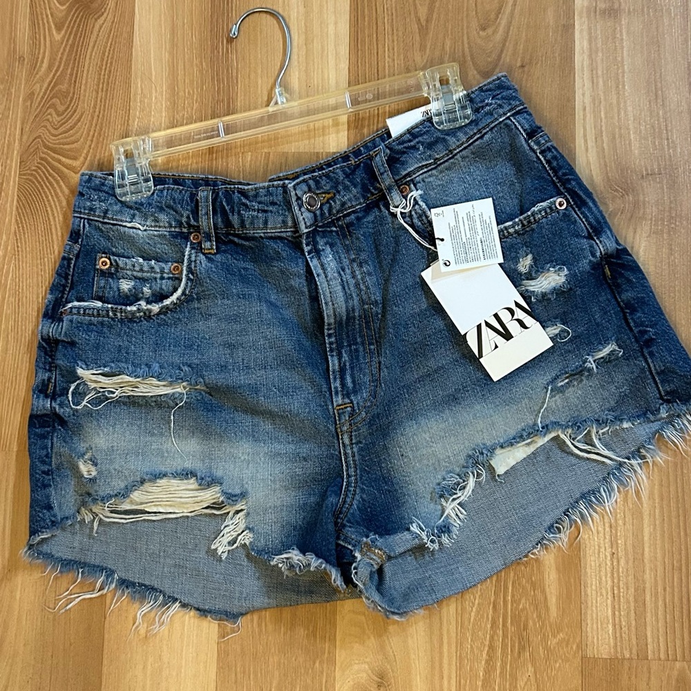 NWT Women’s ZARA Distressed Blue Denim Jeans Frayed Hi-Rise Shorts Size 10